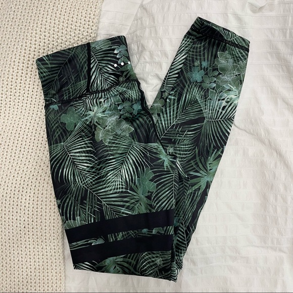 Stronger Sweden workout set with palms design - Picture 5 of 8